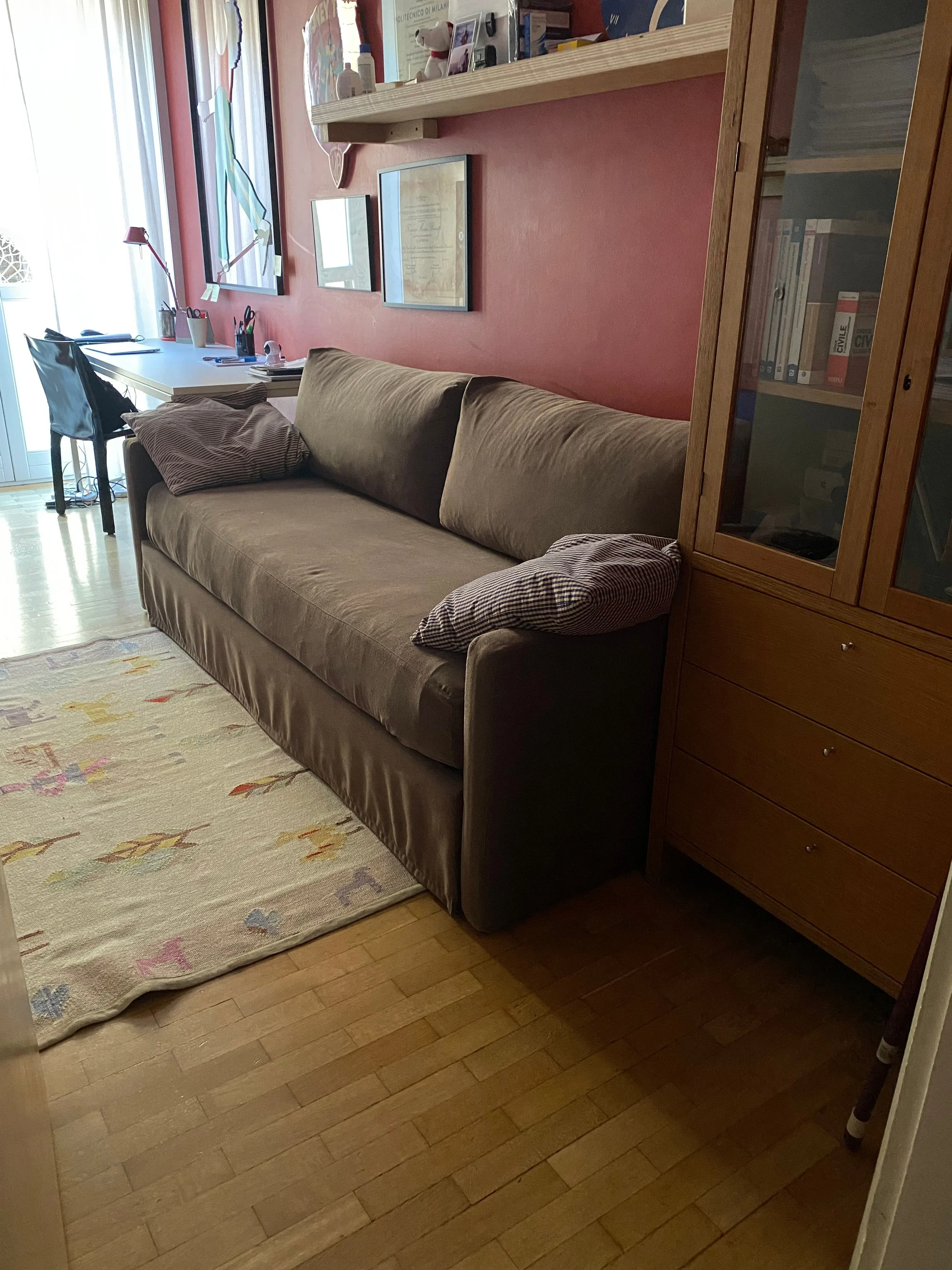 Divano Letto con cuscini 1