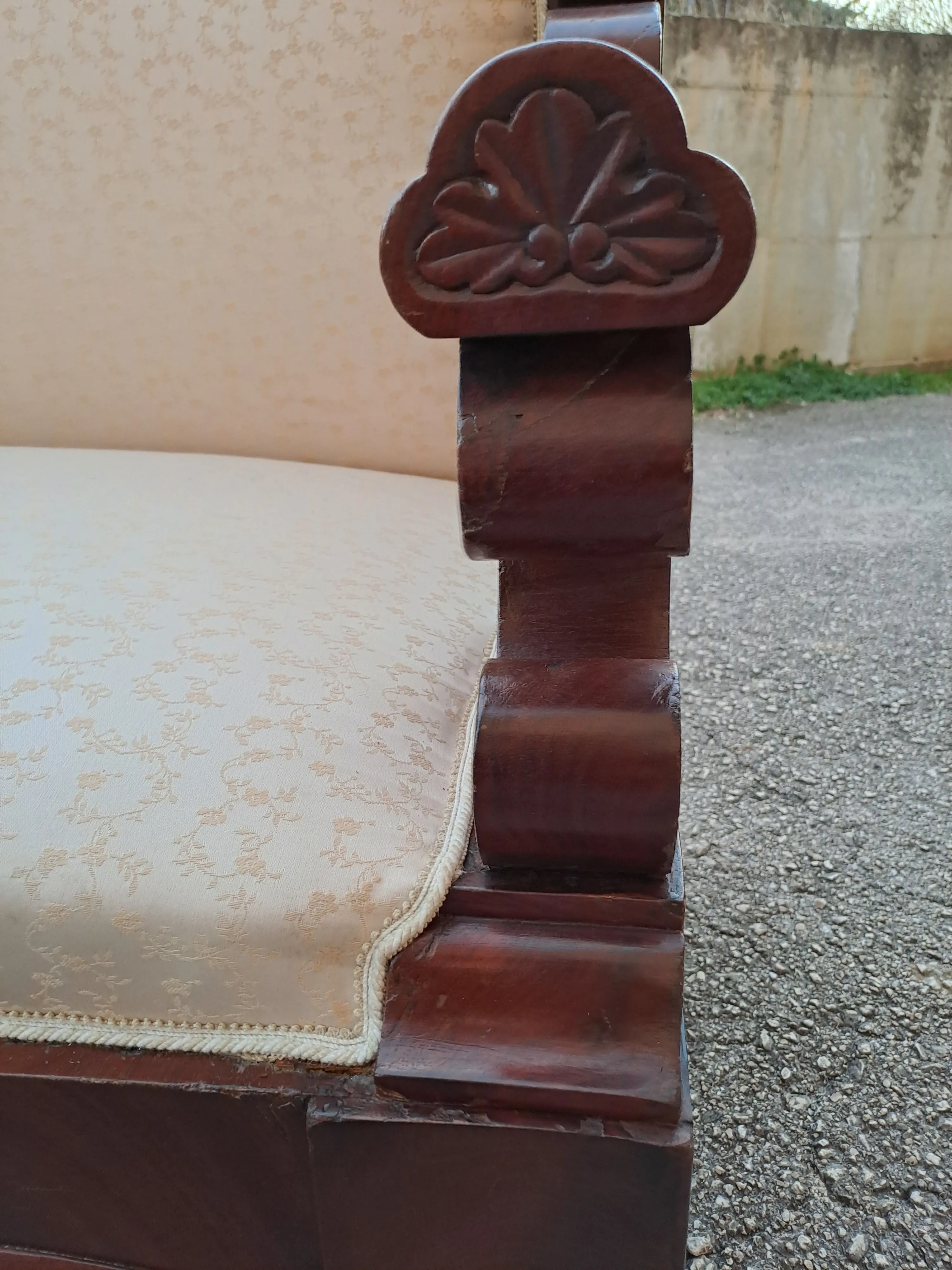 Divano massello stile liberty 2