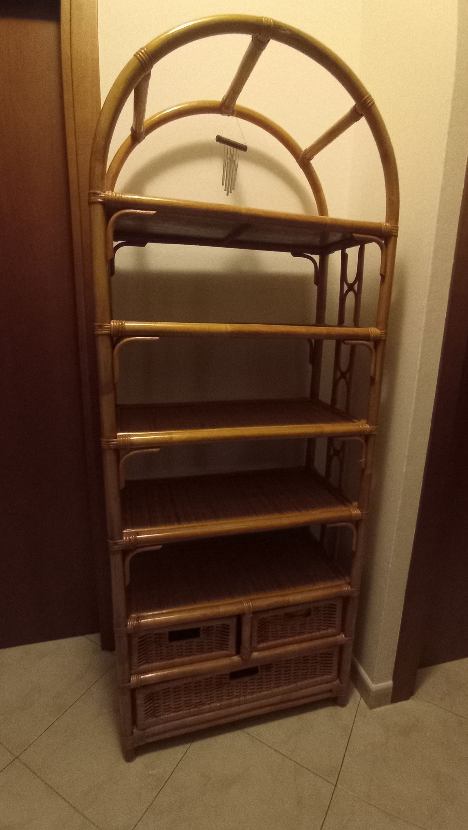 Bambus Vitrine aus Rattan und Korbgeflecht (70er Jahre) Front