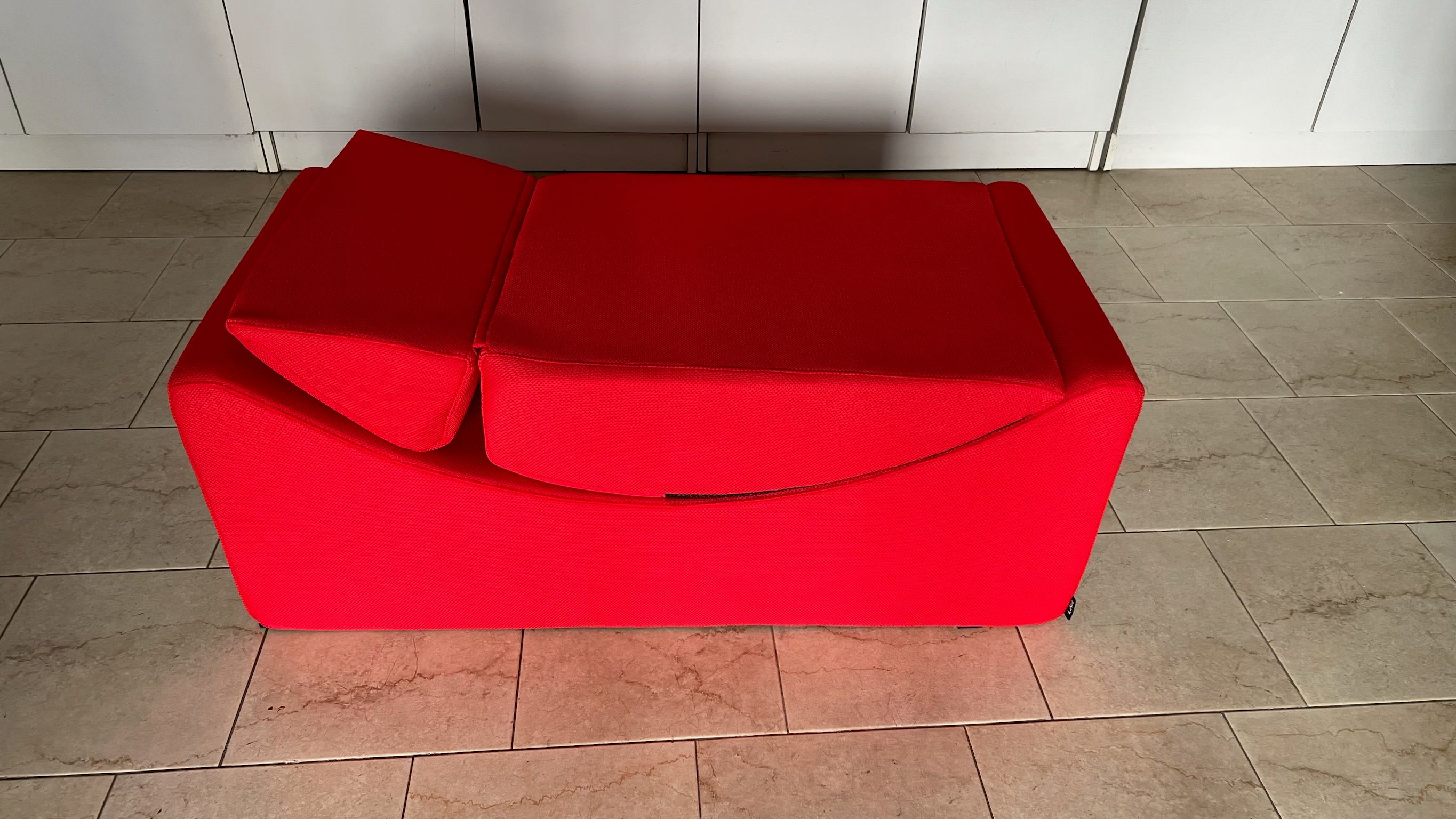 Set of 2 red Moon modular armchairs, Lina Design Details