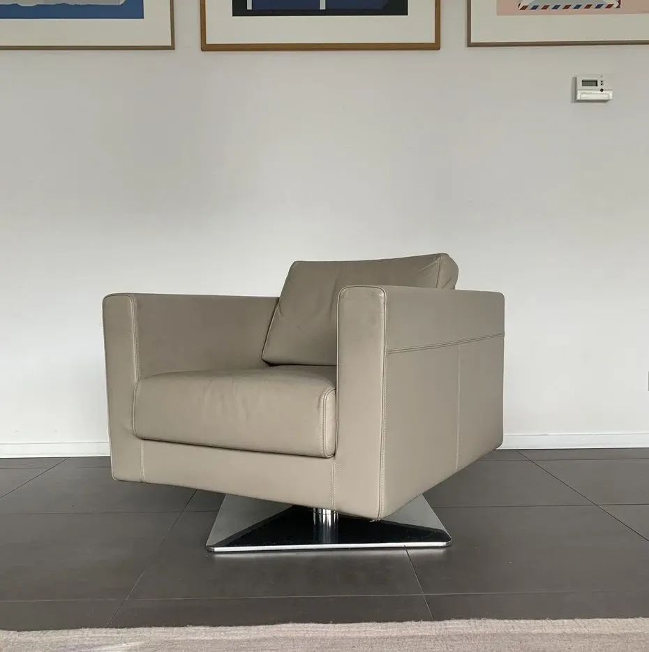 Park leather armchair by Jasper Morrison 2