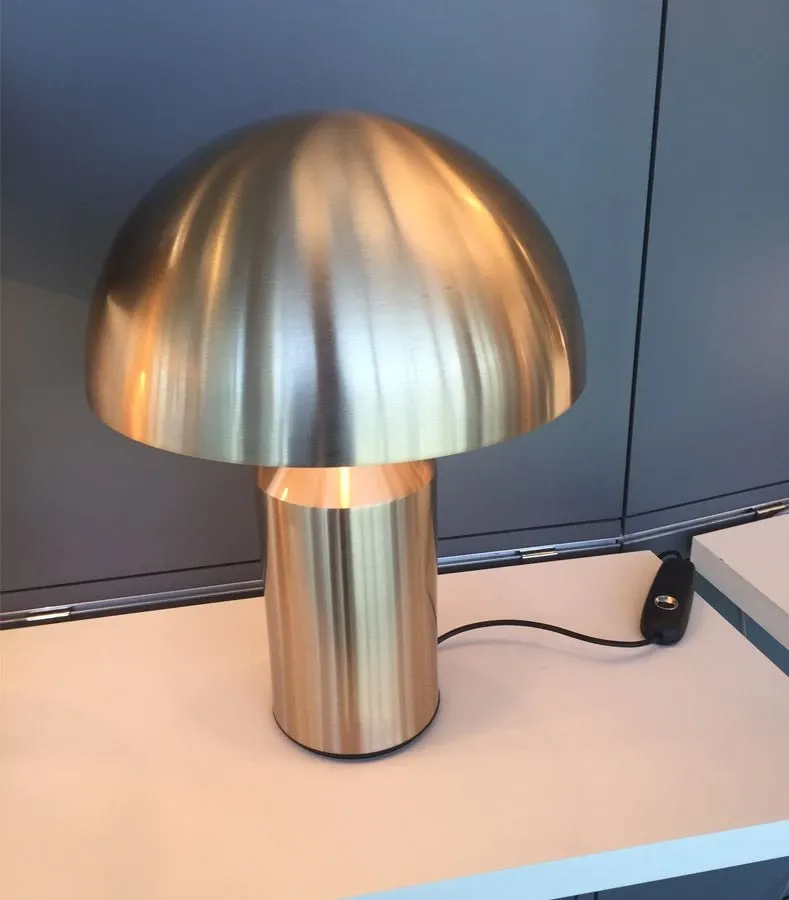Atollo 238 (gold), Oluce 1