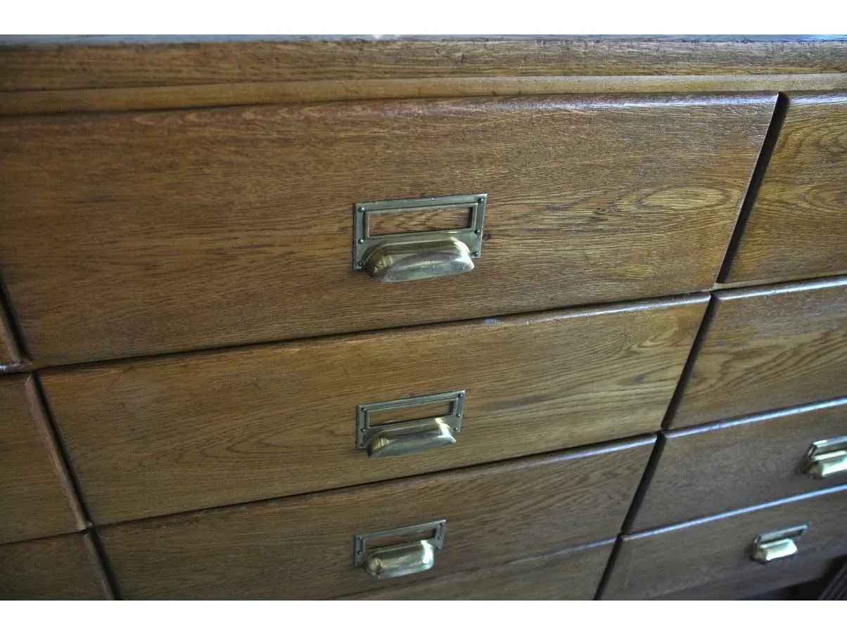 Cassettiera vintage in legno e vetro (anni '50), Shopfittings Manchester 7