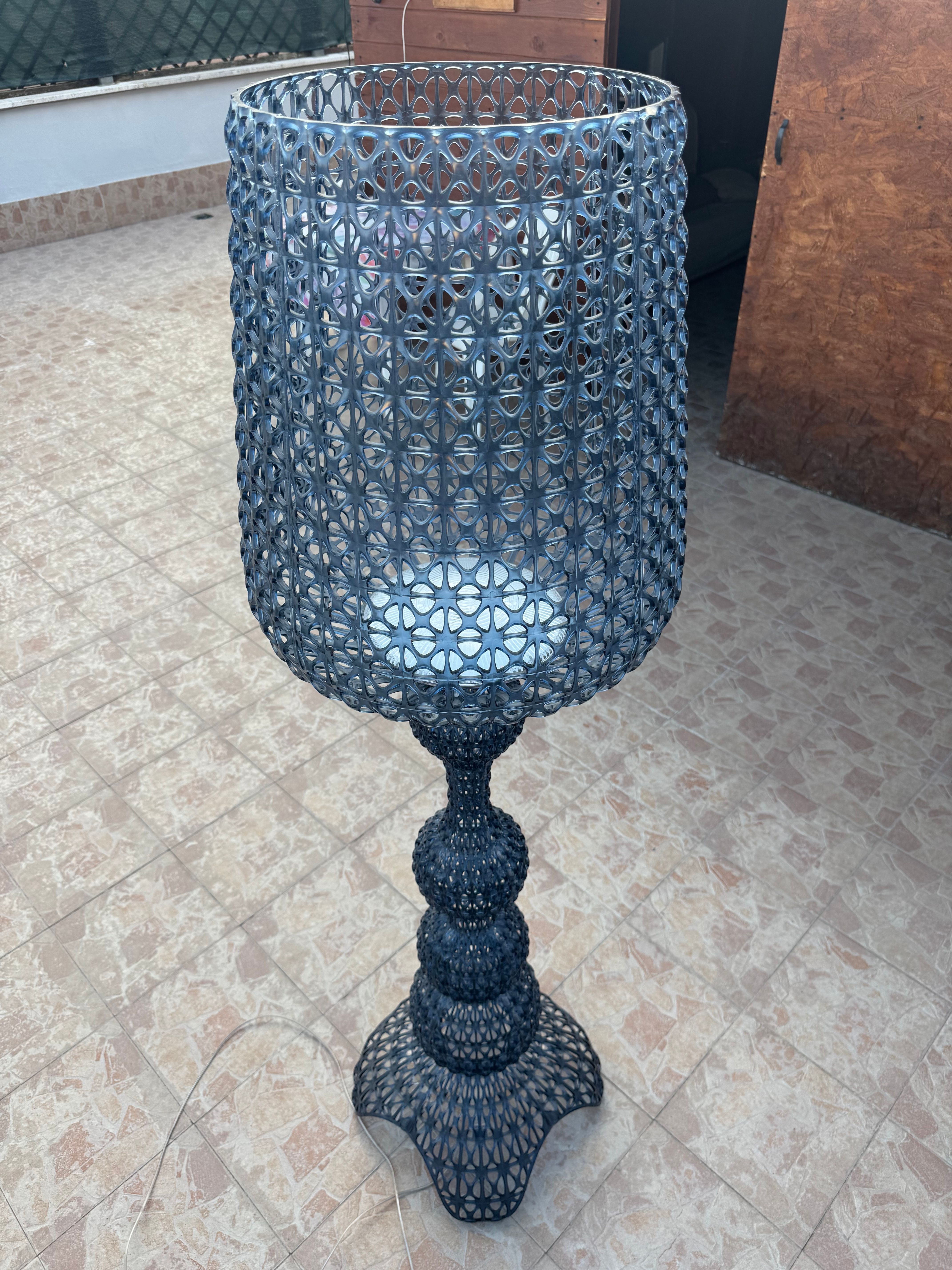 Lampada da terra Kakubi grande di Ferruccio Laviani Brand
