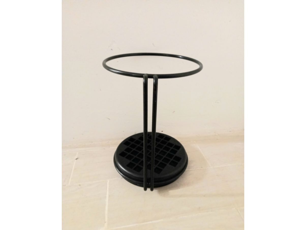 Goccia Boccato Gigante and Zambusi umbrella stand, Magis | Deesup Goccia Boccato Gigante and Zambusi umbrella stand, Magis | Deesup