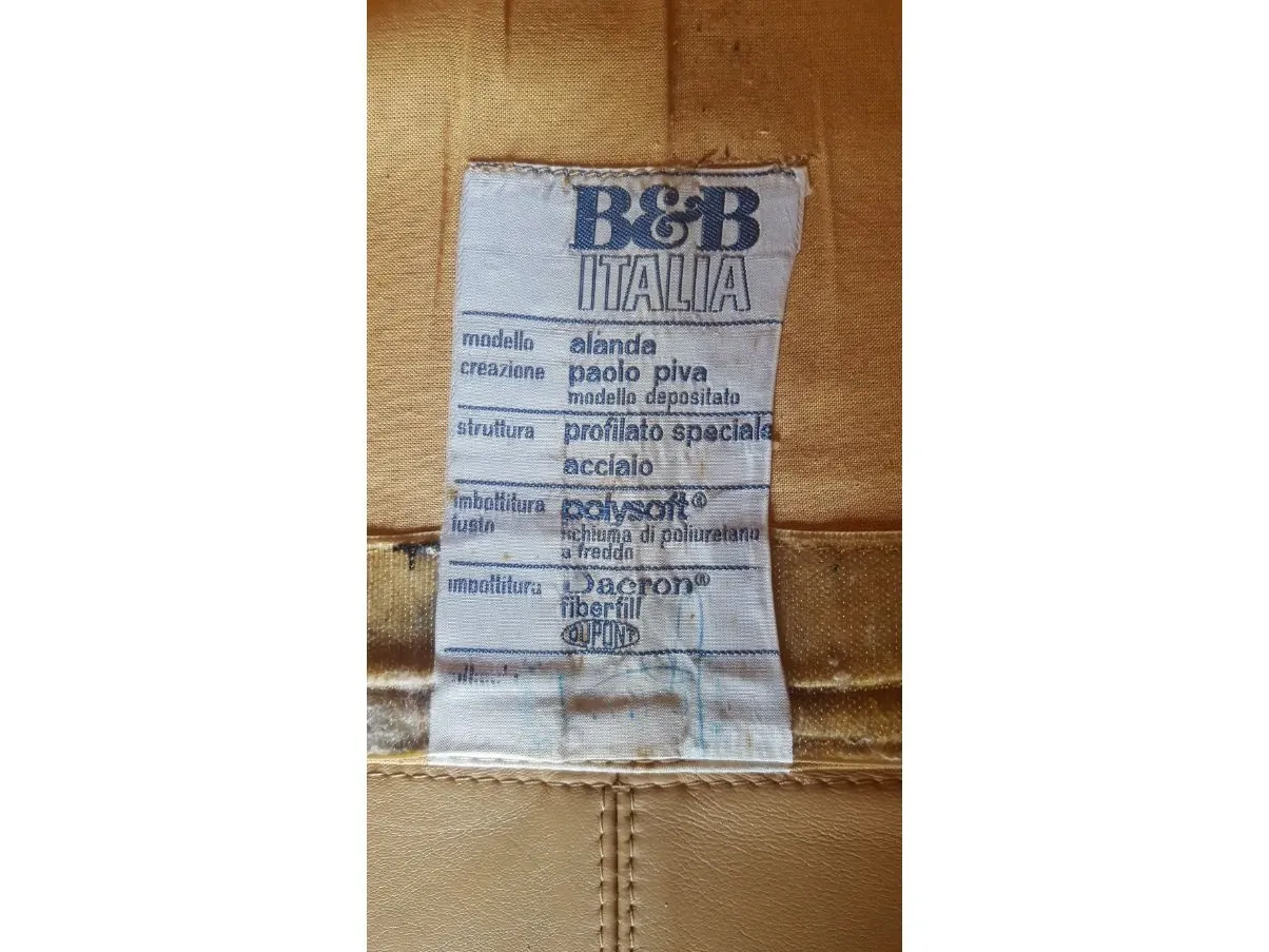 Set divano 3 posti e poltrona Alanda in pelle 1