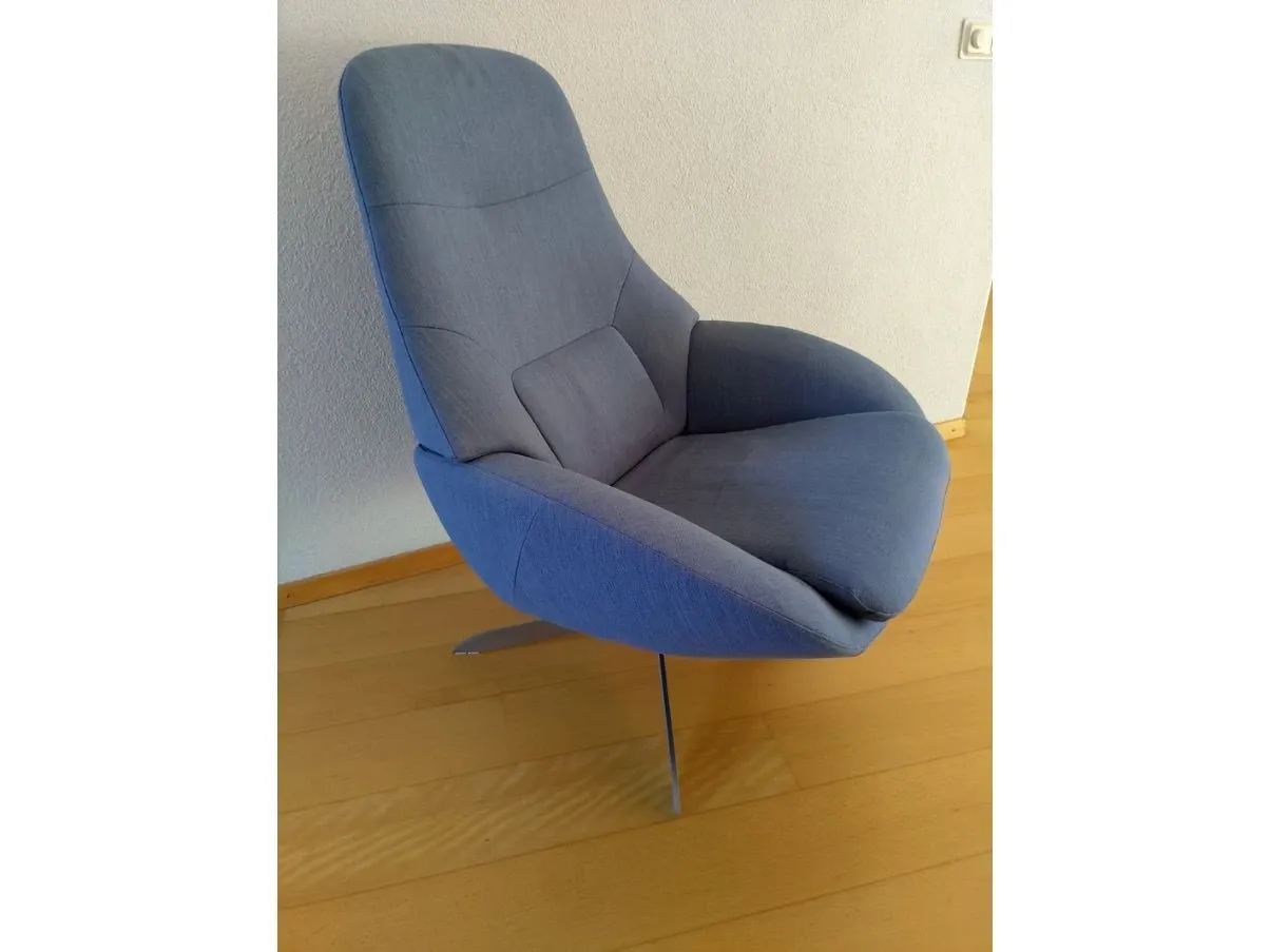 Saga armchair in blue fabric, Bolia image