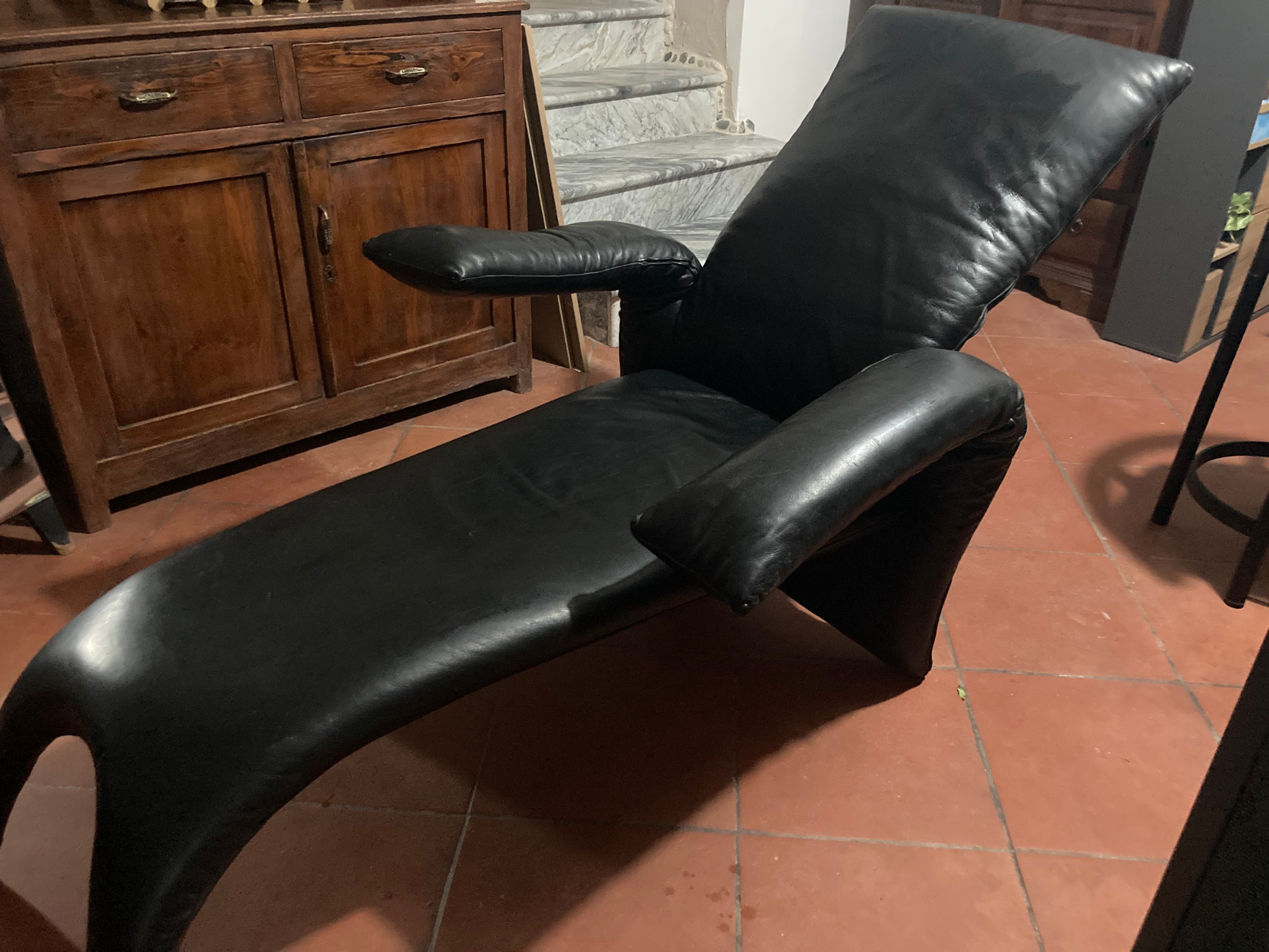 Black Leather Chaise Lounge (1980s/1990s) Side