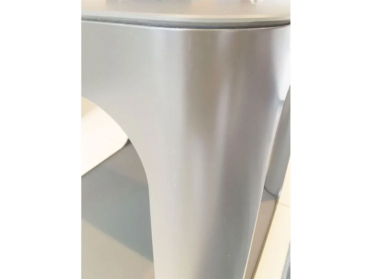 Sixty Couchtisch aus Stahl (grau) 4