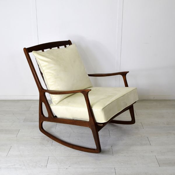 Walnut rocking chair (60s), image
