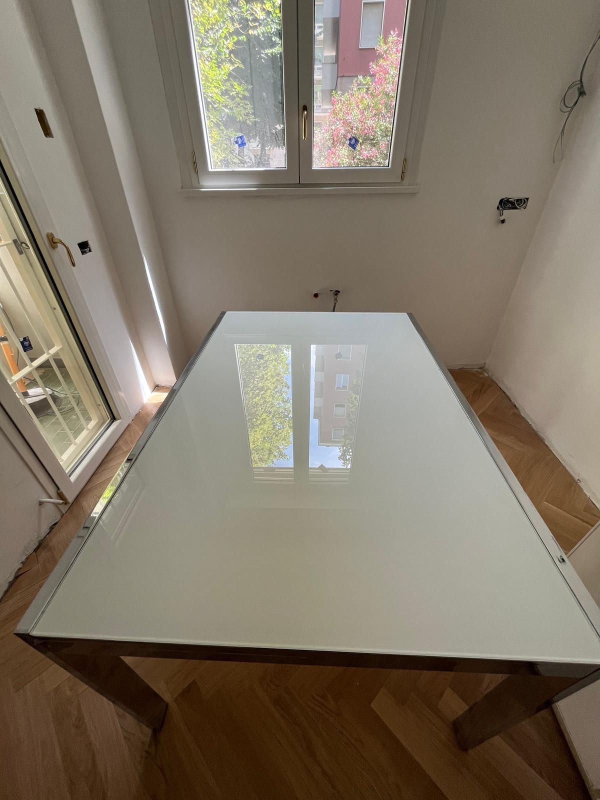 White Extendable Tempered Glass Dining Table Side