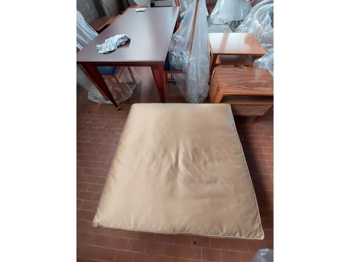 Pouf Royal in seta, Giorgetti  3