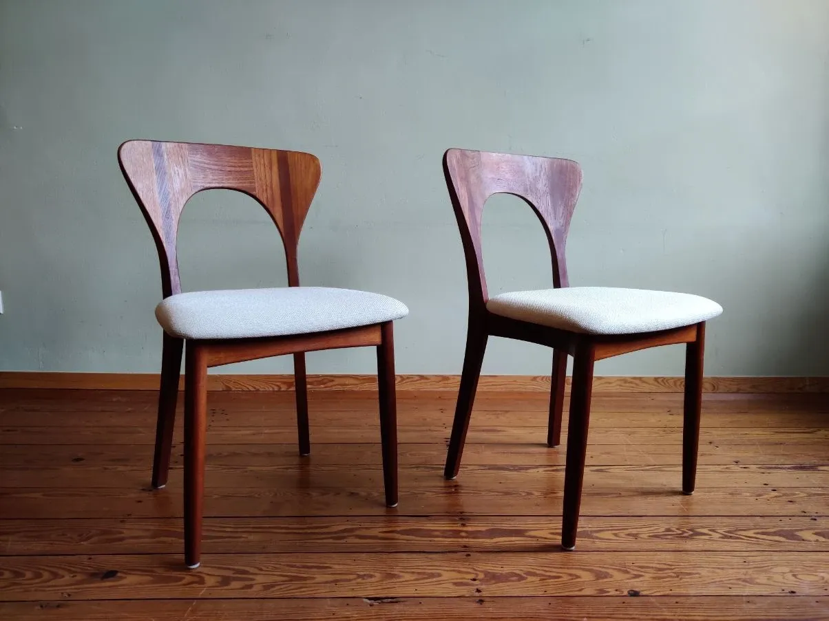 Set of 4 vintage teak chairs, 2