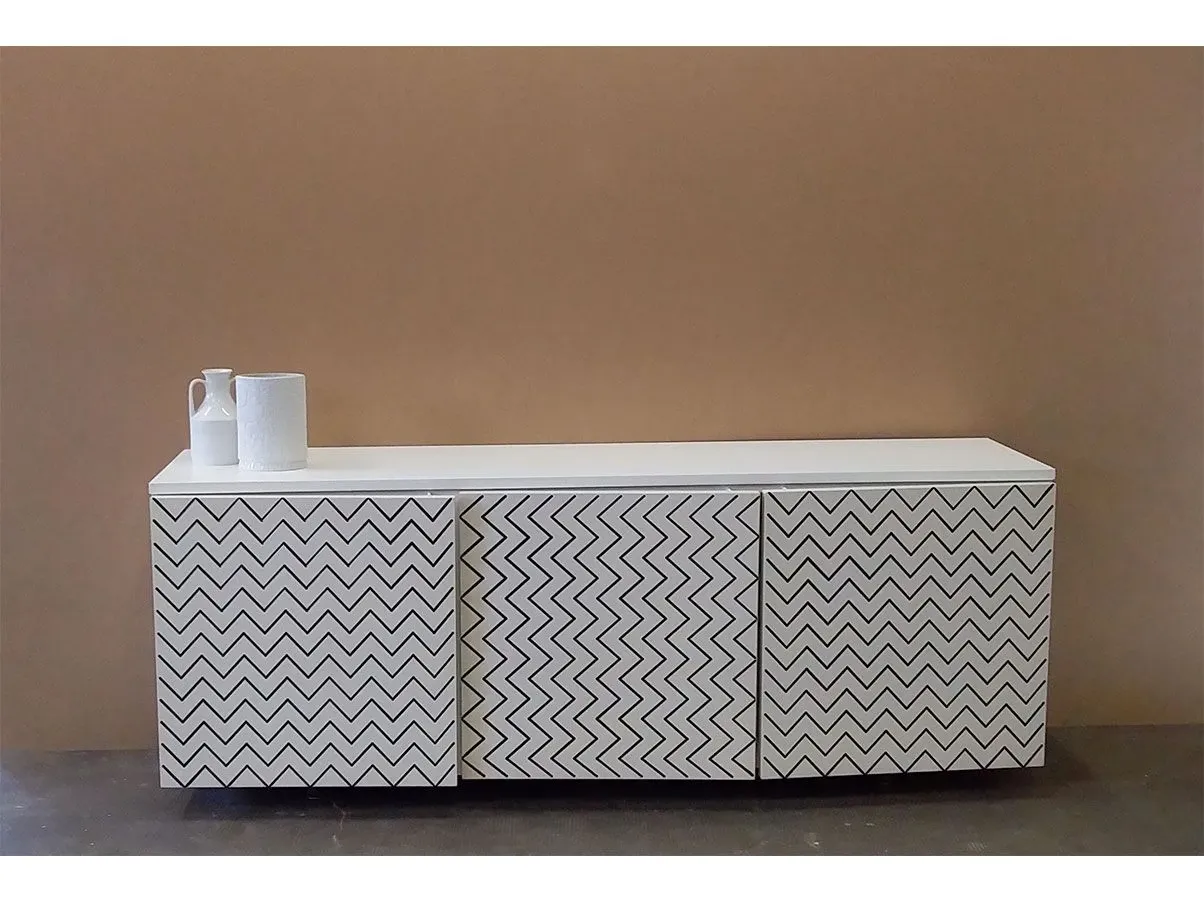 Madia Chevron a 3 ante con decorazione geometrica, Teknodesign 2