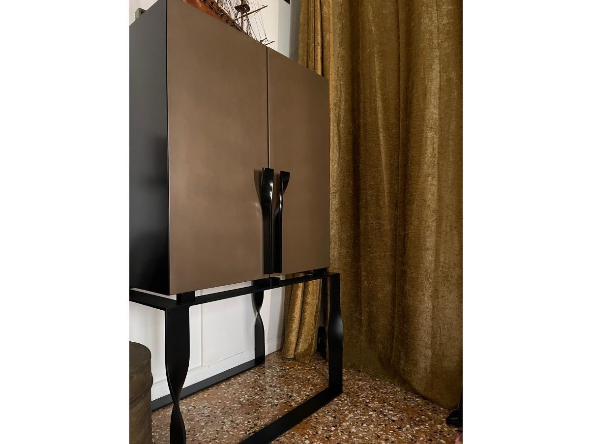 Bricola cabinet with internal wooden mirrors Main
