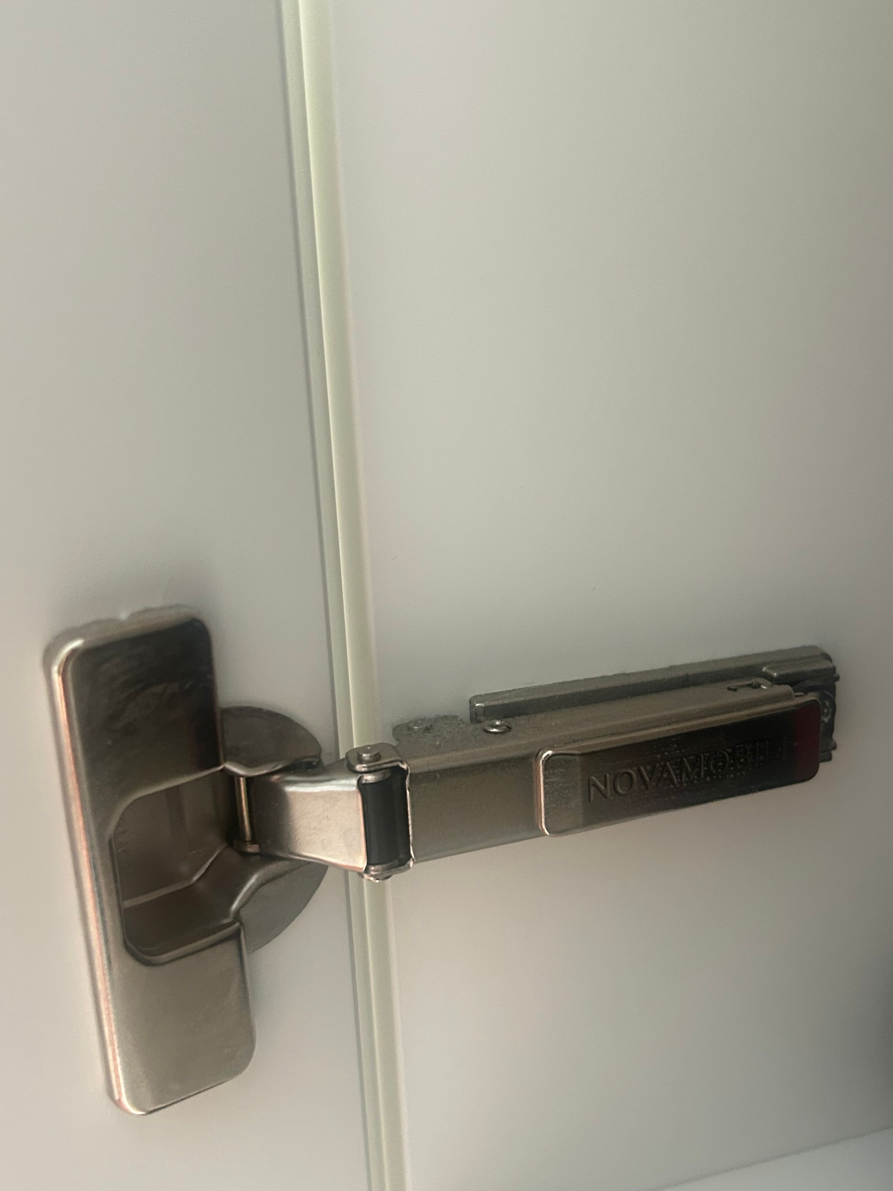 Matt White Lacquered Drawer Unit and Two Wall Cabinets Set Brand