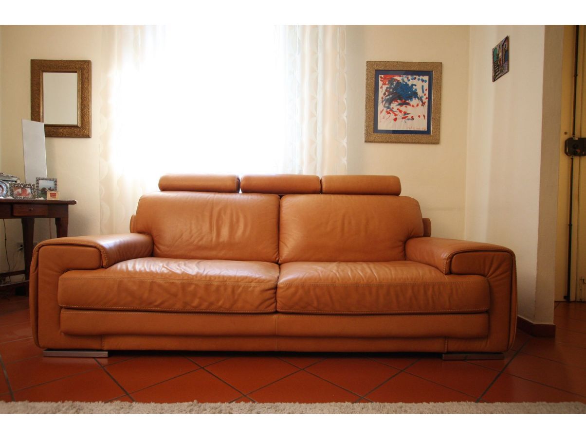 Dallas 3seater sofa in leather, Divani&Divani by Natuzzi Deesup