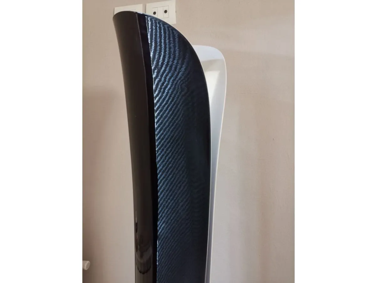 Black and white Cadmo floor lamp, Artemide 3