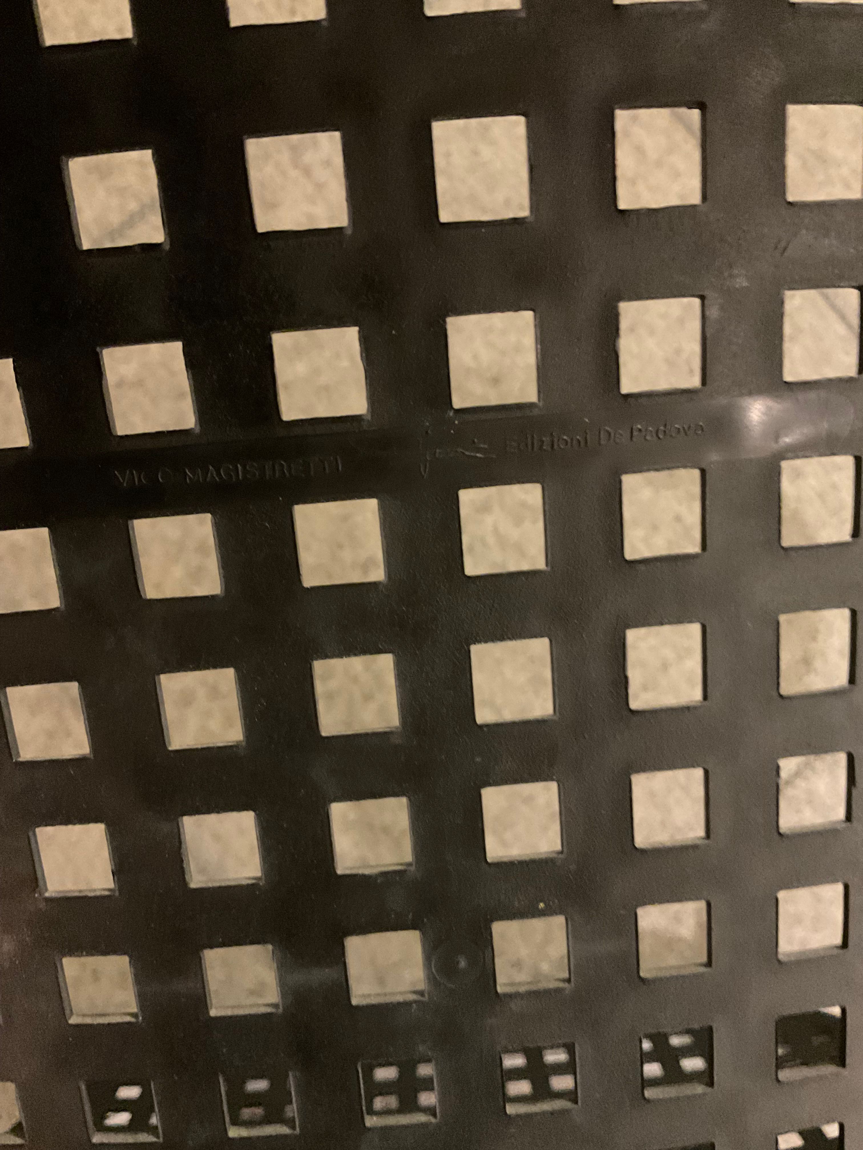 Sedia Silver girevole di Vico Magistretti Brand