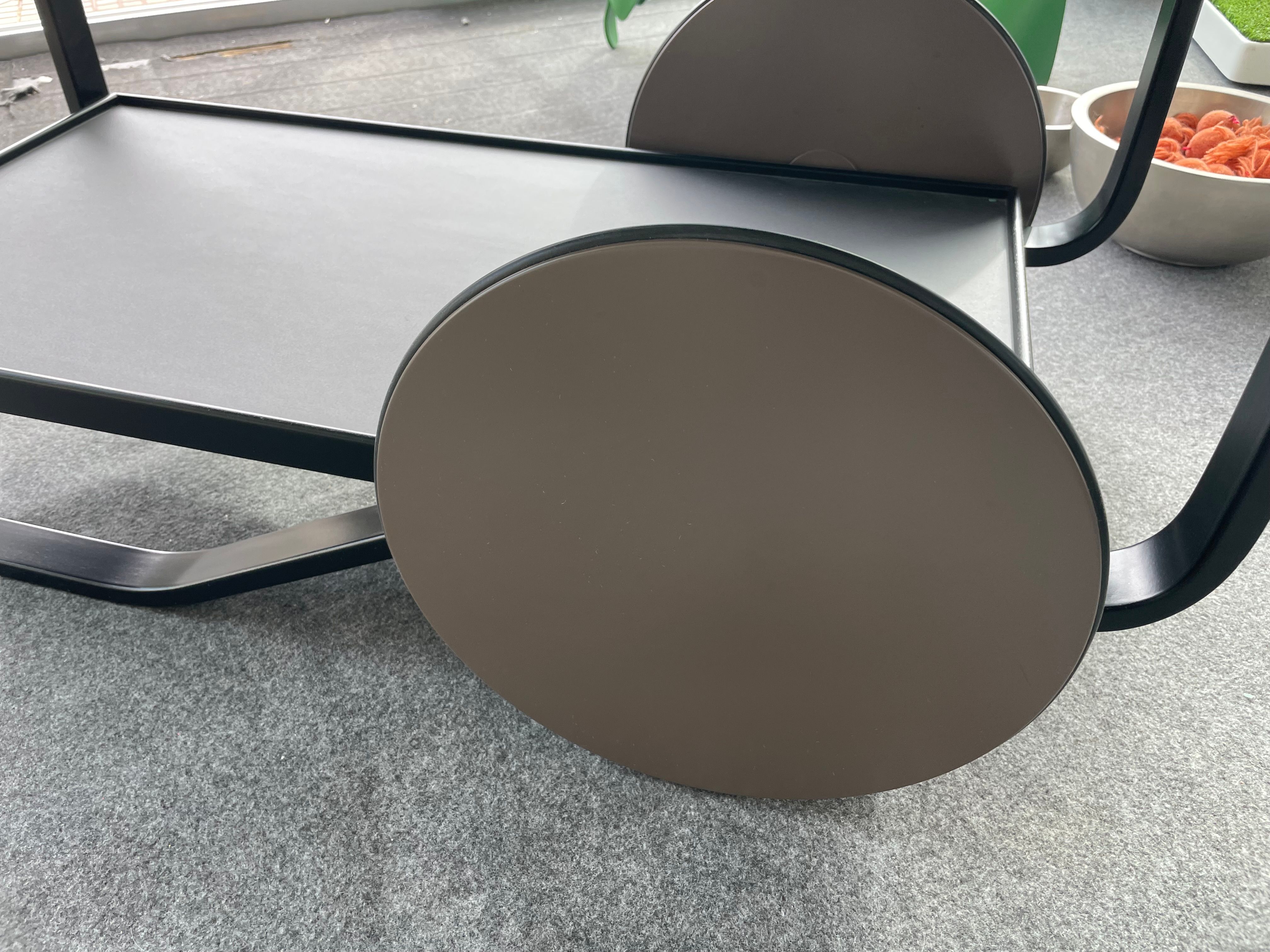 Carrello Tea Trolley 901 di Alvar Aalto Details