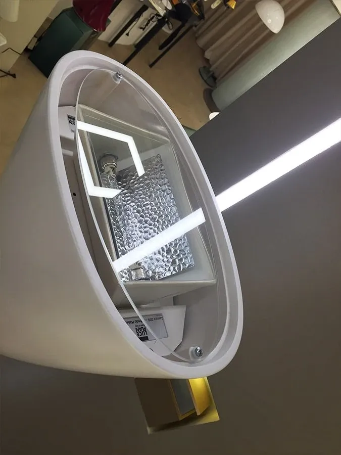 Lampada da terra Carrara di Alfredo Häberli, Luceplan 3