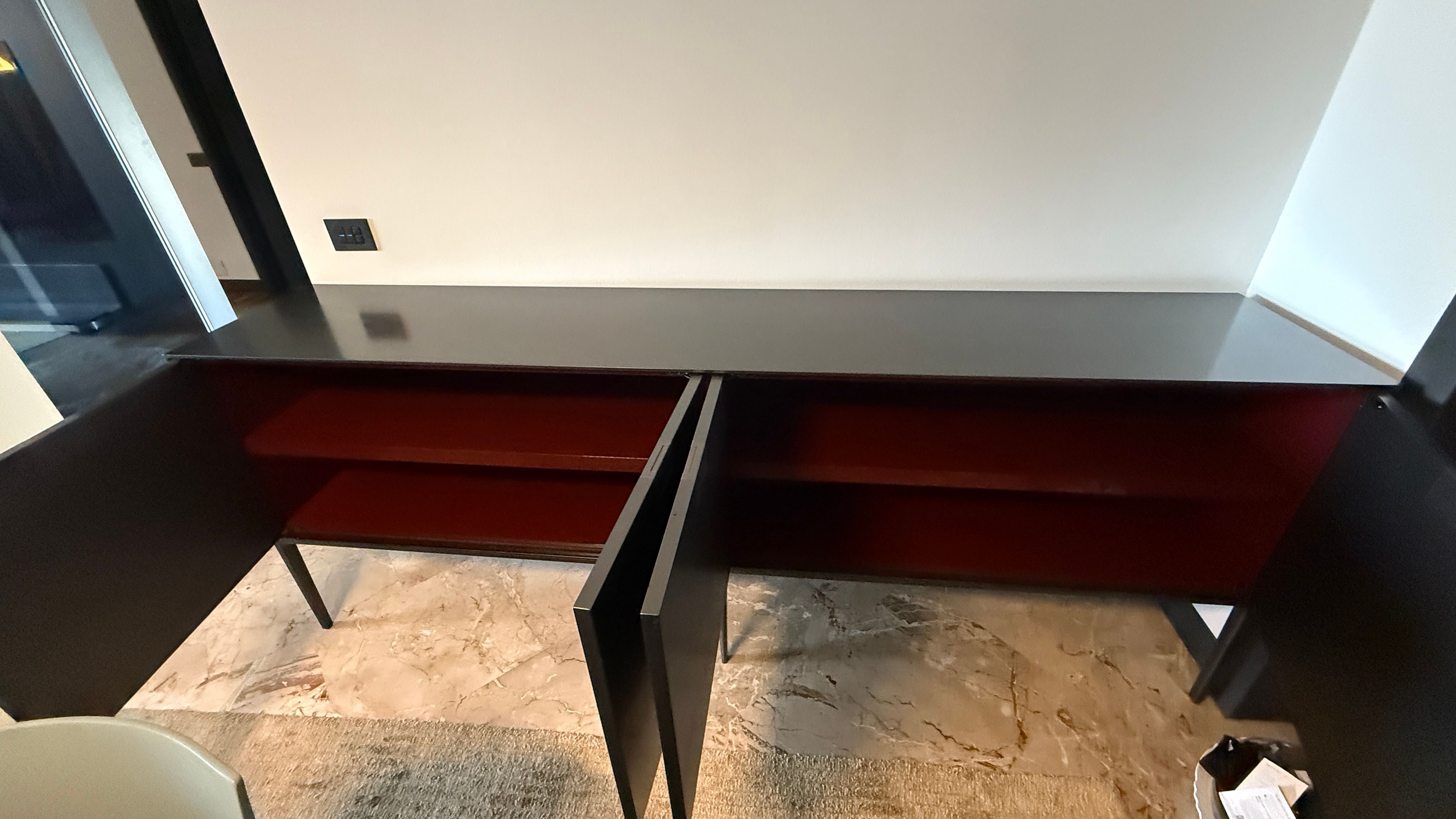 Madia Alcor a 4 ante battenti di Antonio Citterio, Maxalto  Side
