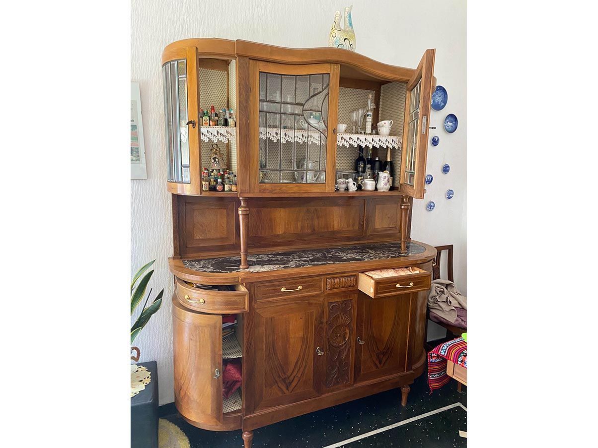 Credenza vintage in legno con piano marmo (anni '30)