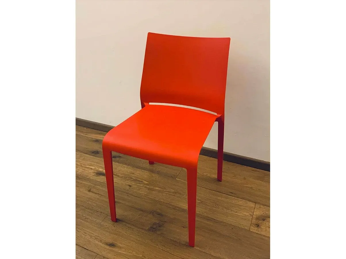 Set of 4 Riga stackable chairs in polypropylene (red), Desalto 