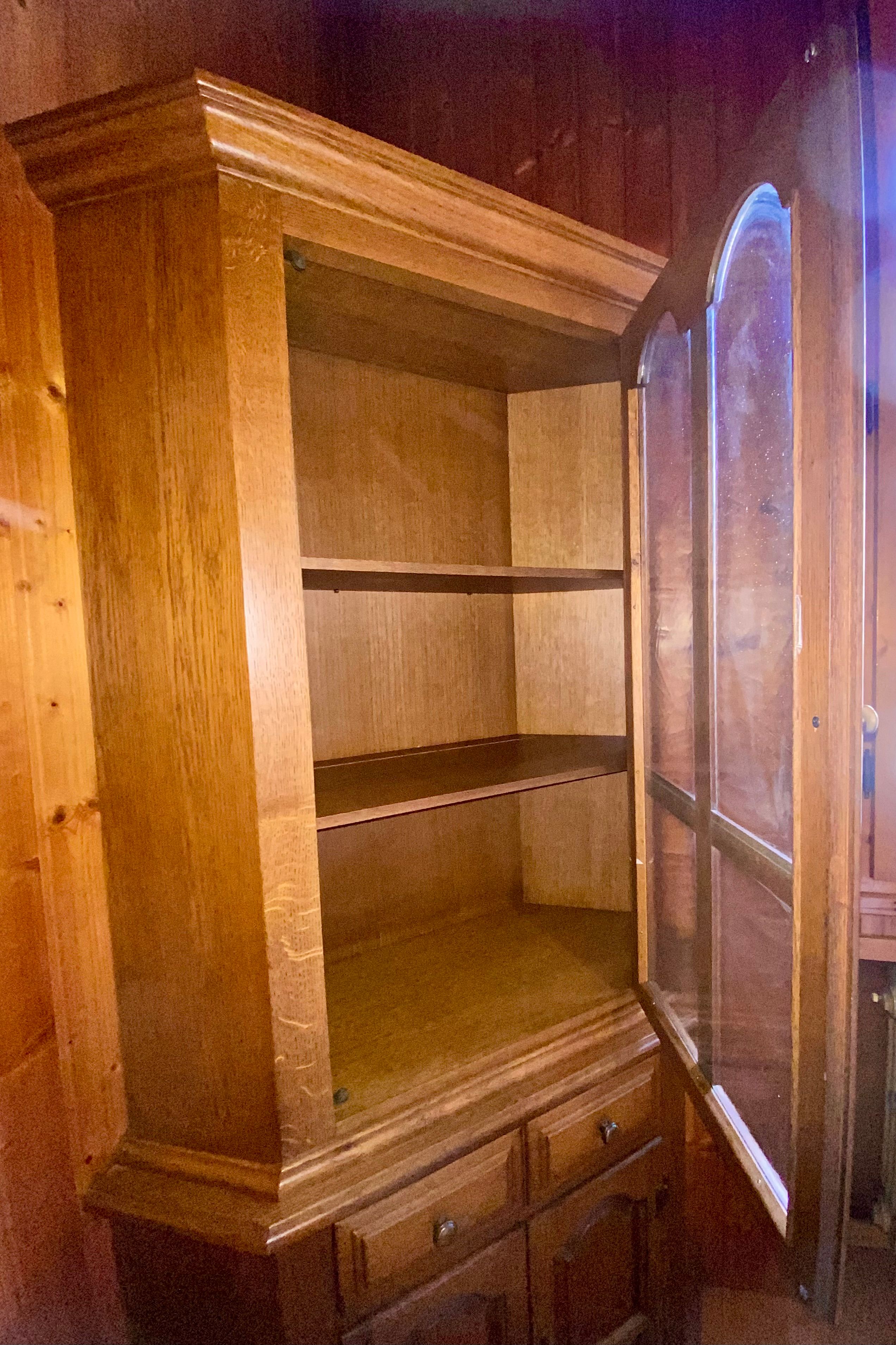 Vintage Holz Kredenz mit Glastüren (60er Jahre) Details