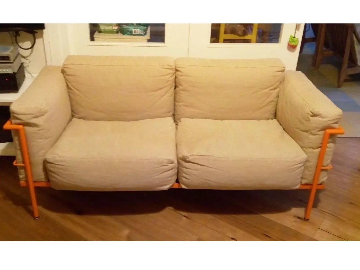 LC3 sofa, Alivar 