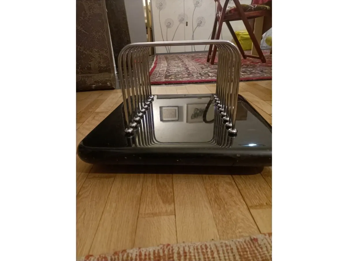 Magazine rack in black lacquered wood, Giuseppe Rossi 3