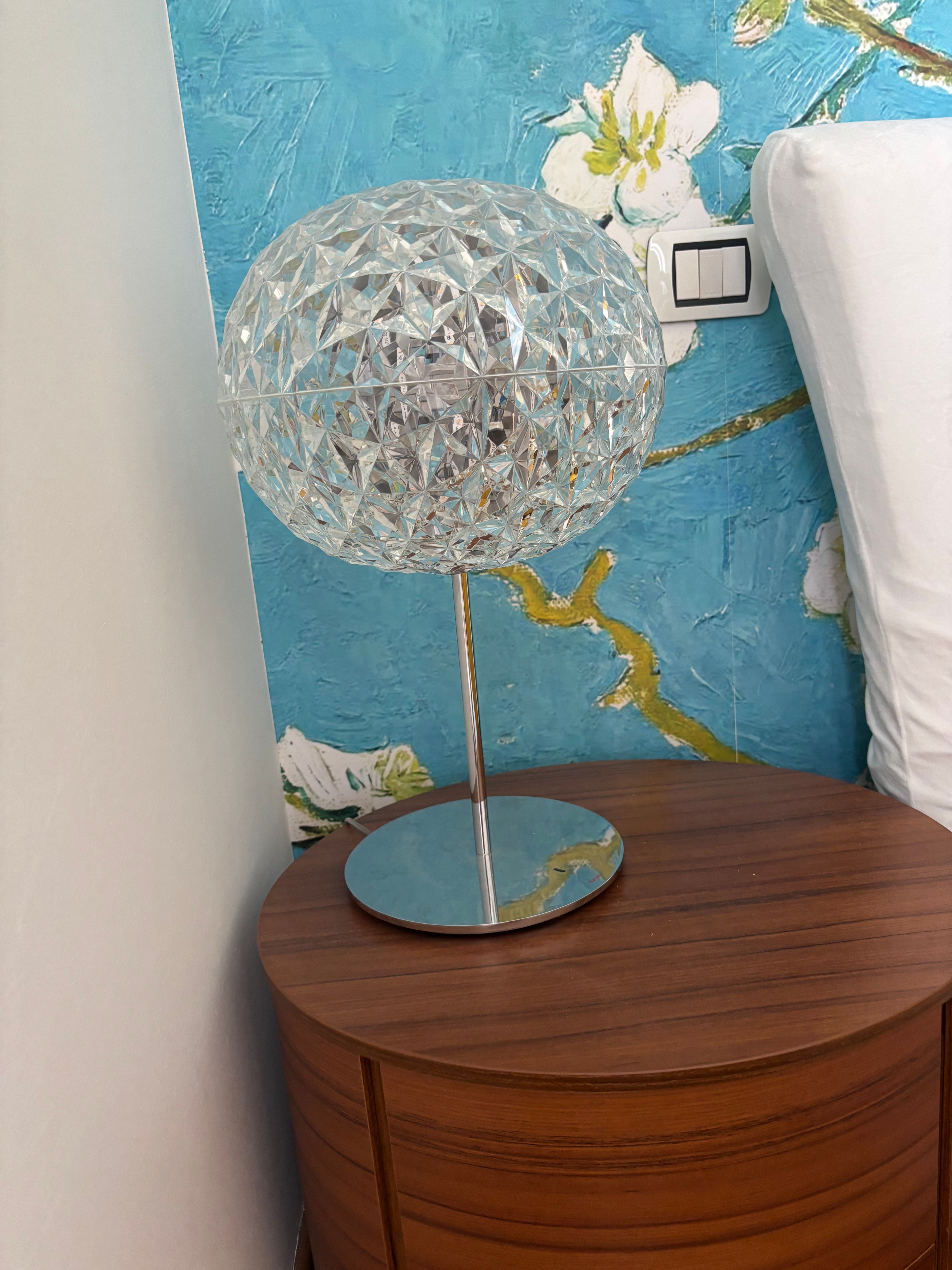 Lampada da tavolo Planet trasparente di Tokujin Yoshioka, Kartell  Details