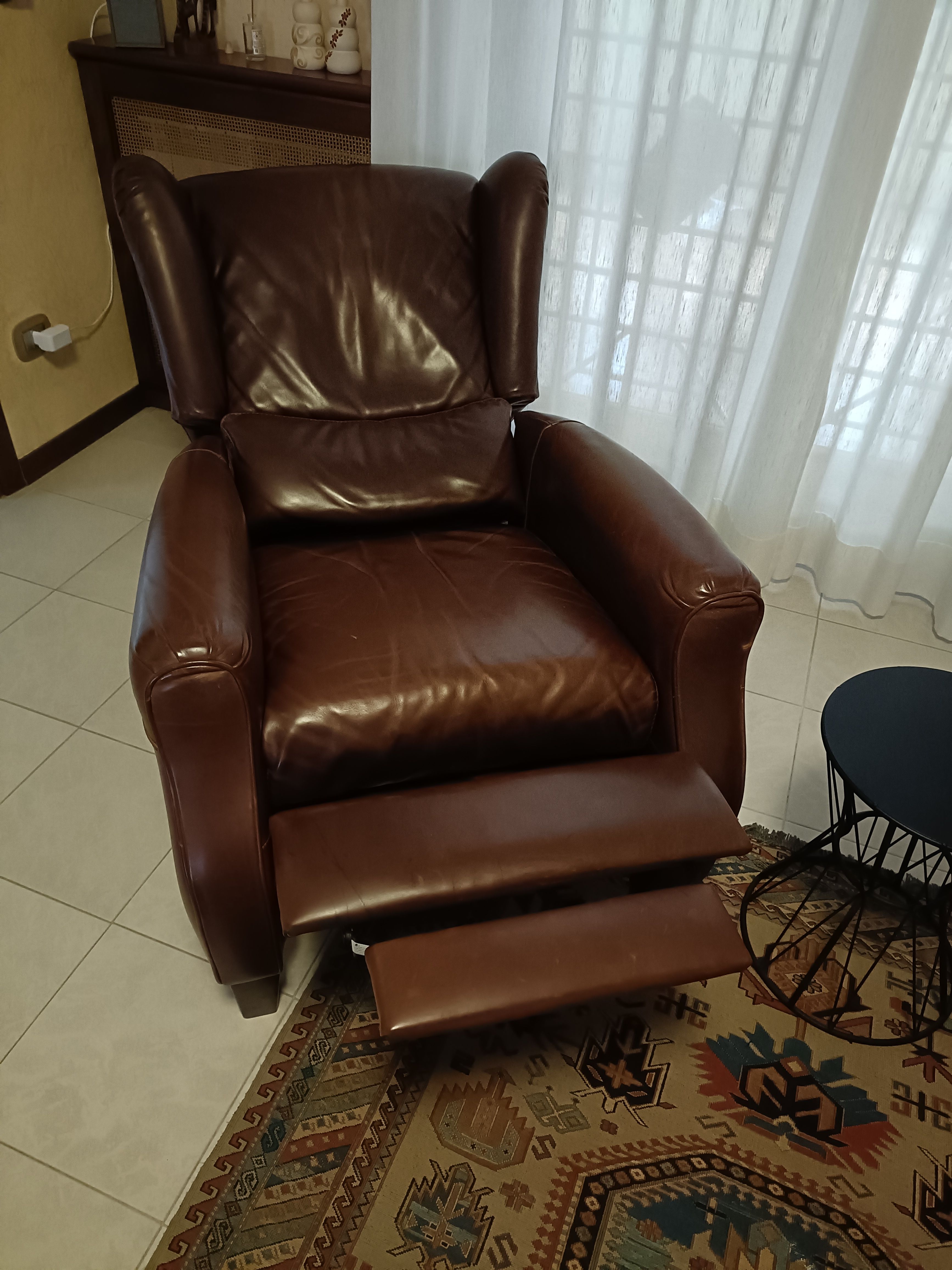 Fauteuil relax en cuir marron Front