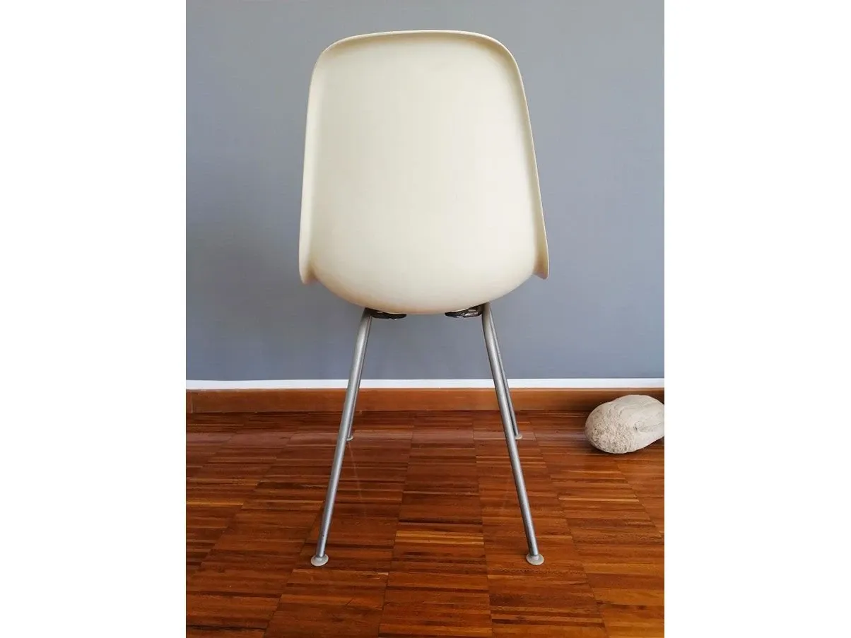 Vintage chair in white resin glass and steel (1950s) 3
