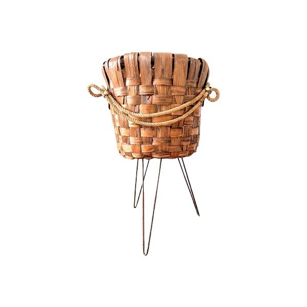 Vintage woven basket in walnut crust from the 70s image