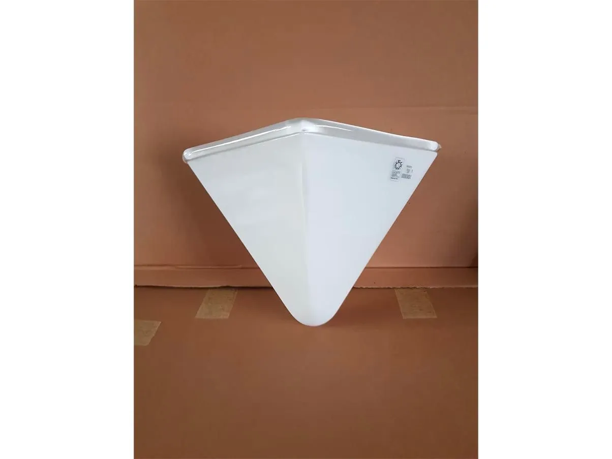 Pyramid wall lamp in opal glass, Leocus 2