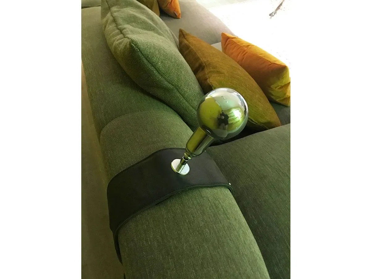 Lampada da poltrona LP01 in ottone e pelle (nero), Azucena 2