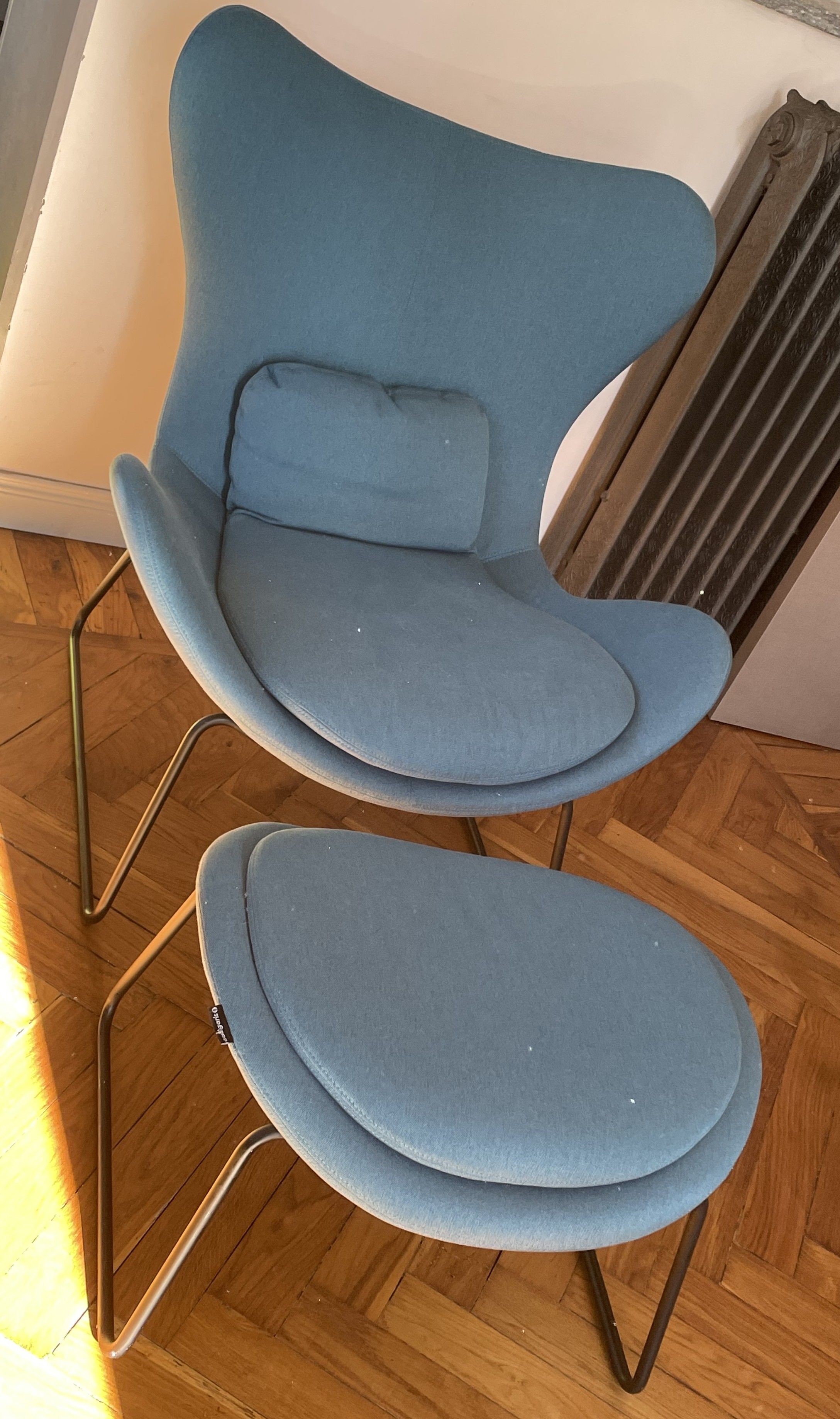 Poltrona con pouf Lazy di Michele Menescardi Main