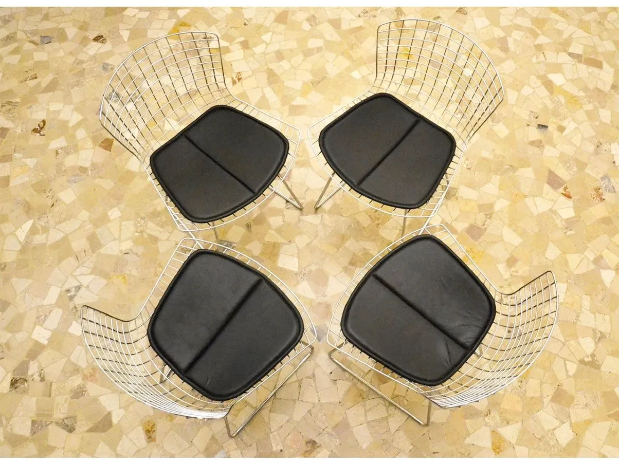 Set 4 sedie Bertoia con cuscino in pelle nero, Alivar 