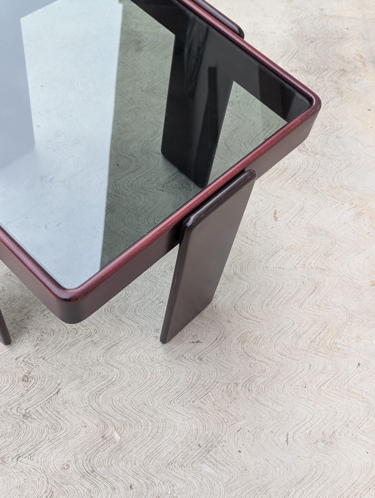 Square wooden coffee table by Gianfranco Frattini (70s), Cassina Defects