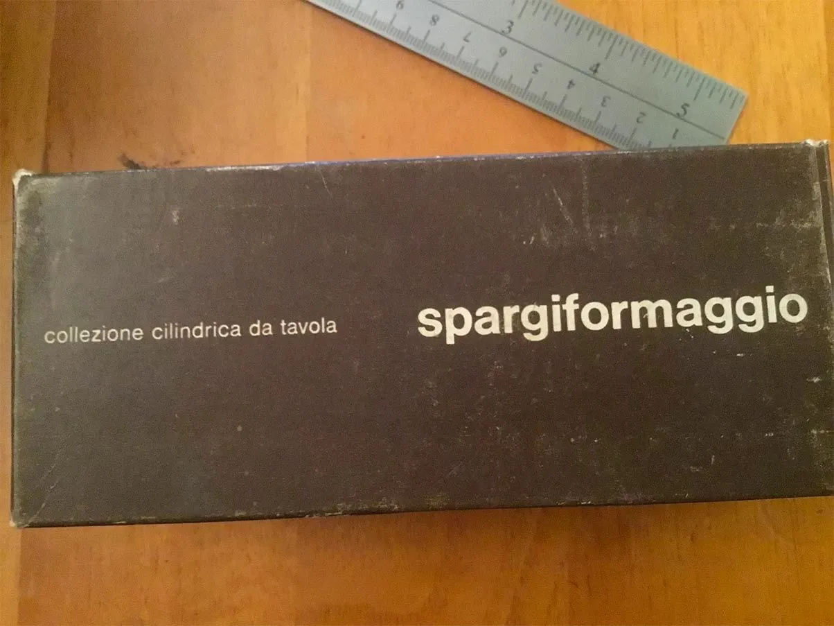 Spargi formaggio in acciaio e policarbonato, Cini&Nils 4