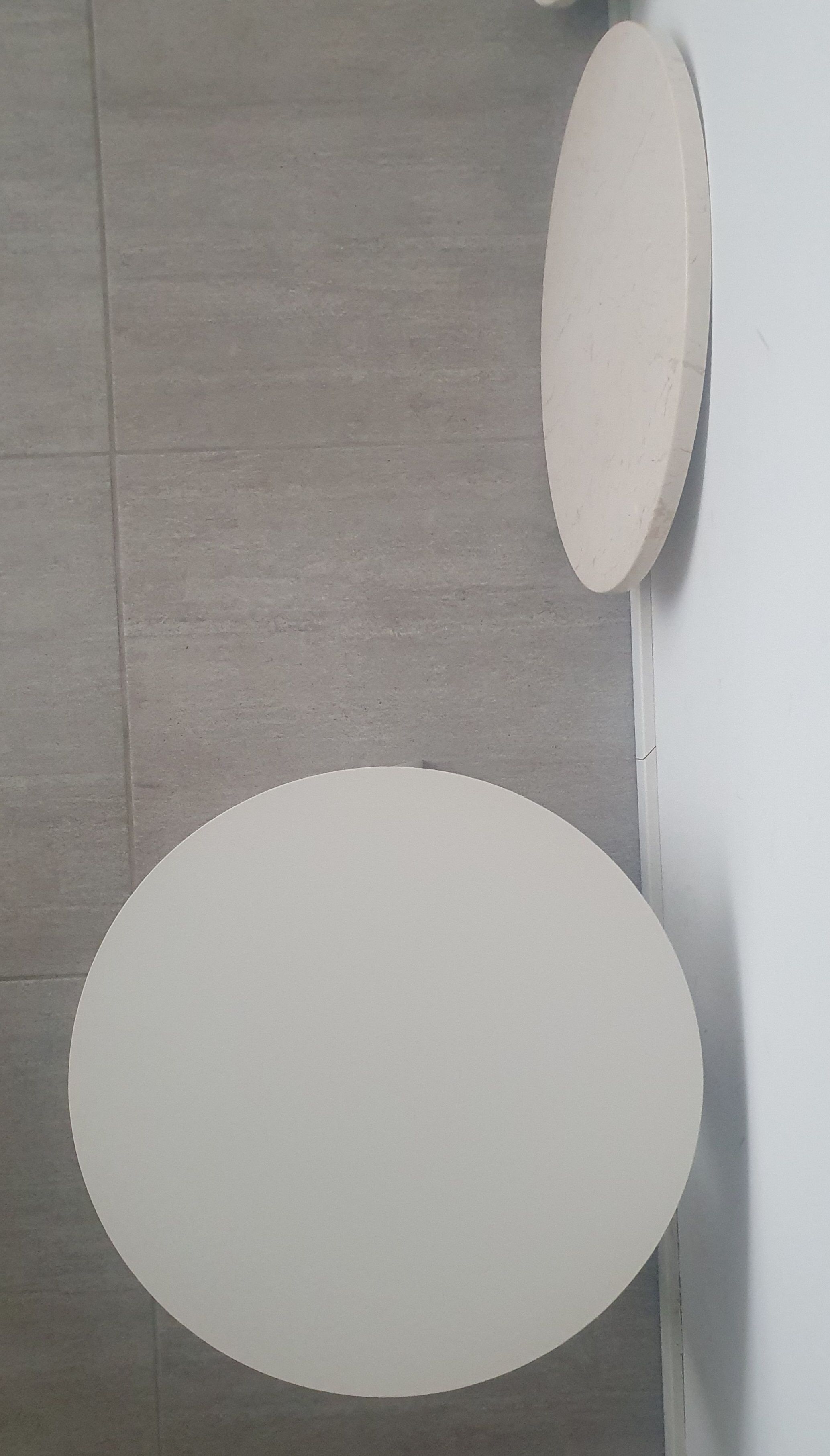 Paar Androgyne Couchtische von Danielle Siggerud Details