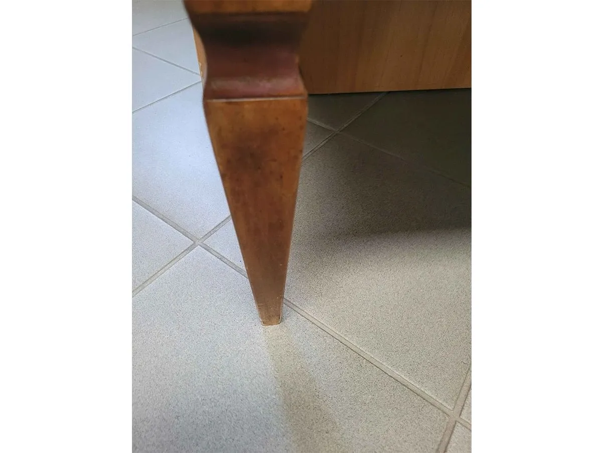 Holz Kommode mit zwei Schubladen und Blumenmuster 4