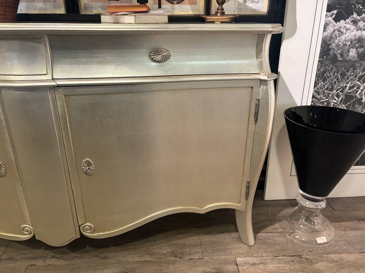 Houten dressoir zilverkleurig Details