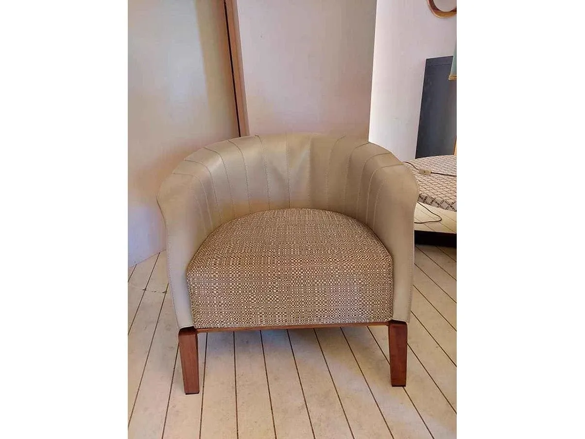Aura armchair in fabric and leather (beige), Giorgetti 1
