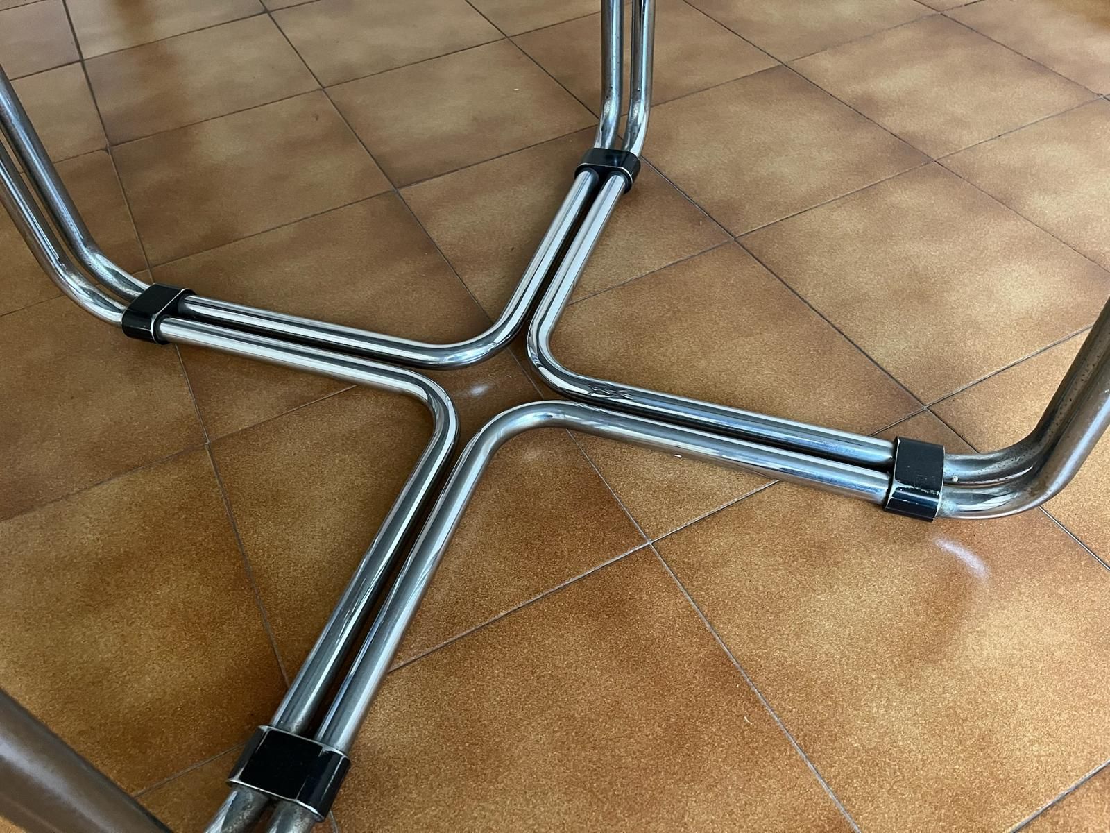 Tavolo da pranzo quadrato in cristallo temperato (anni '70) Details