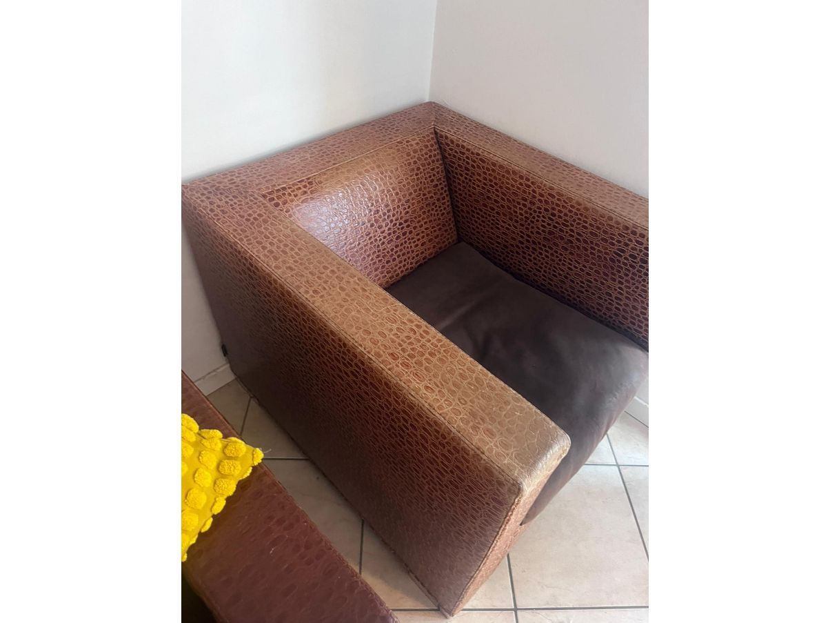 Coppia di poltrone Suitecase in pelle, Minotti  Details