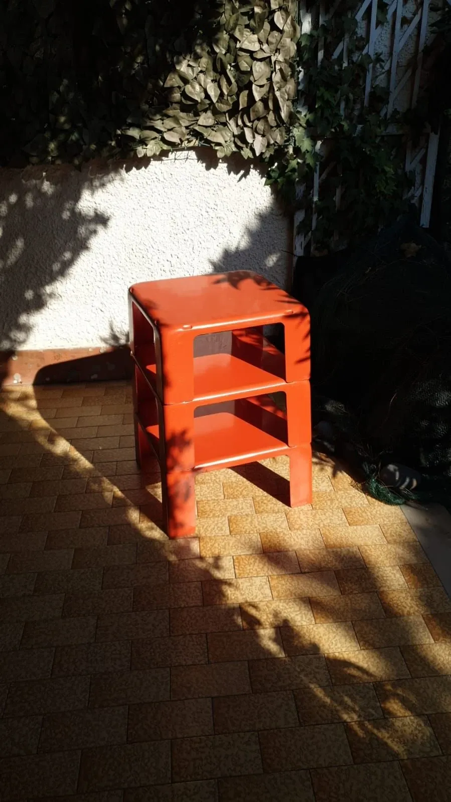 4 cats red coffee table, B&B Italia 2
