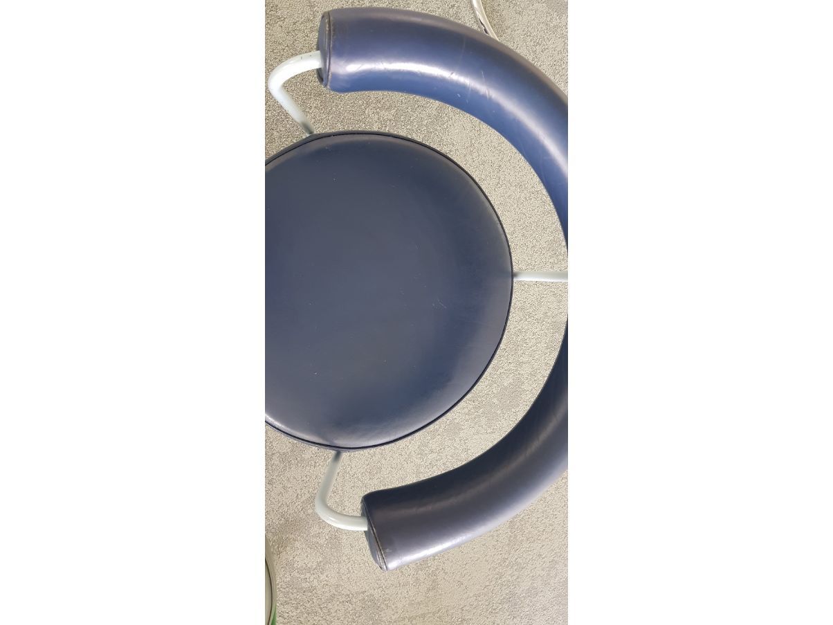 LC7 Stuhl aus schwarzem Leder 4