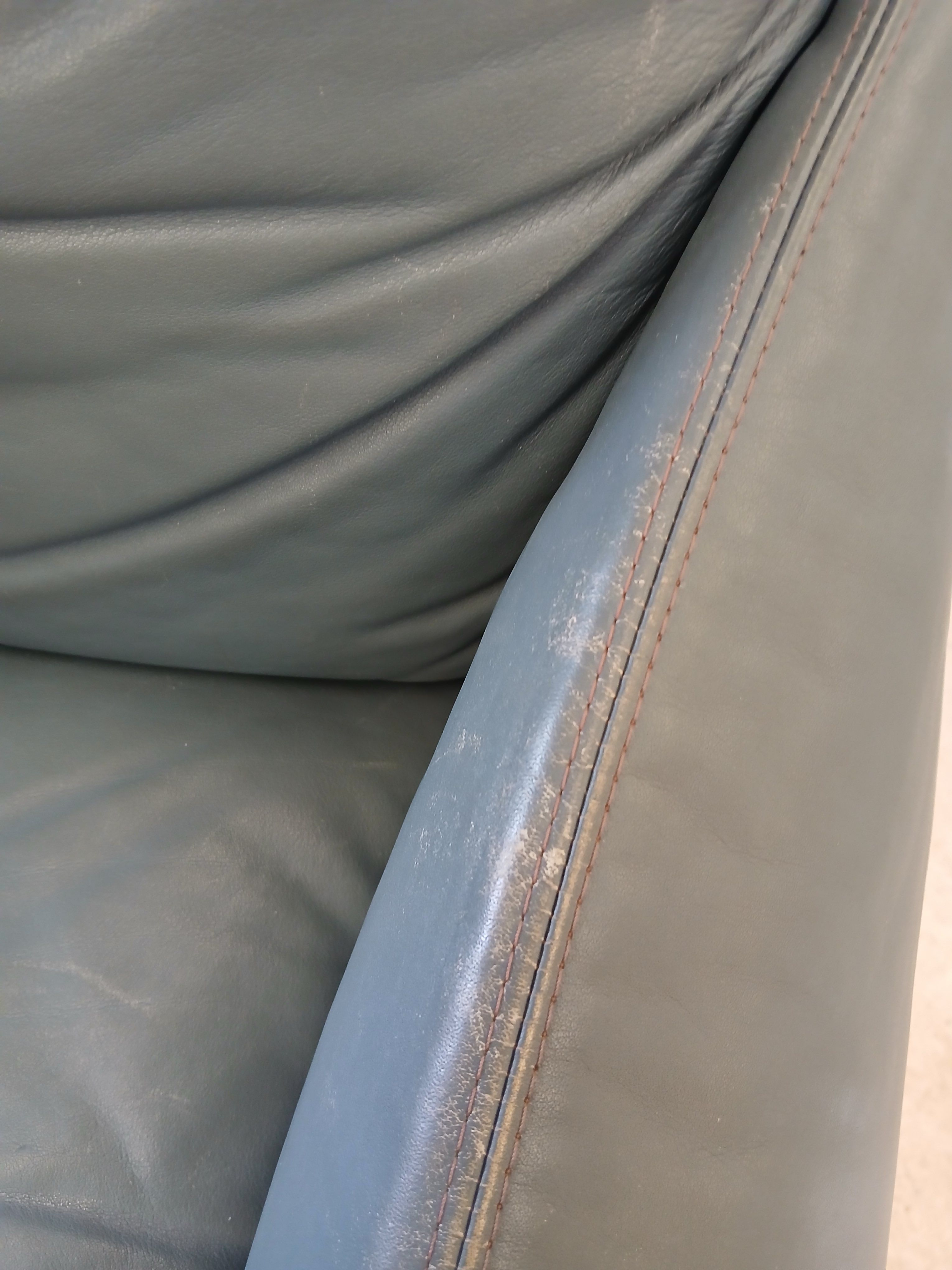 Ledersessel mit Metallgestell 15